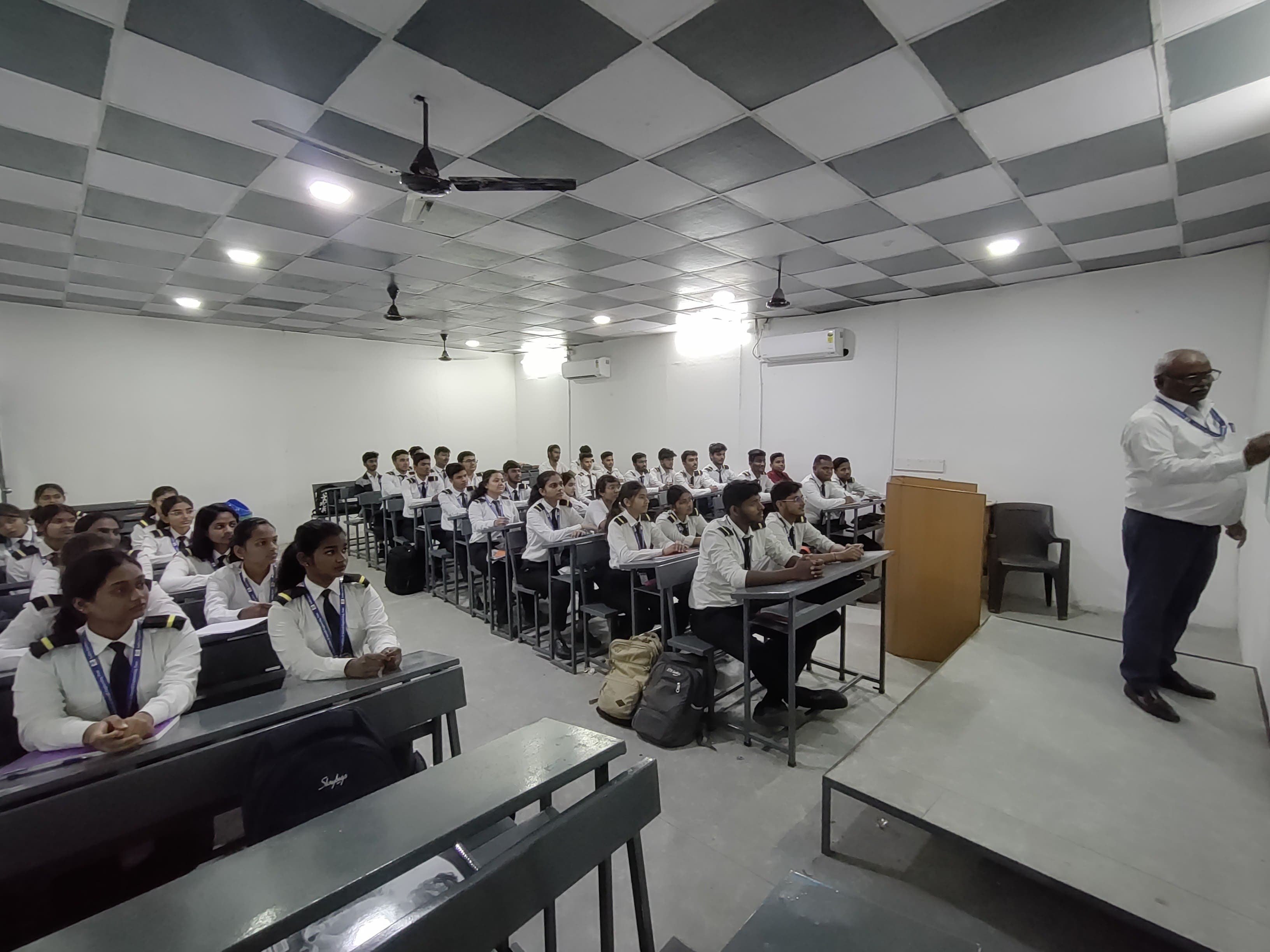 Indira Institute of Aircraft Engineering Classroom An Labs photo 17
